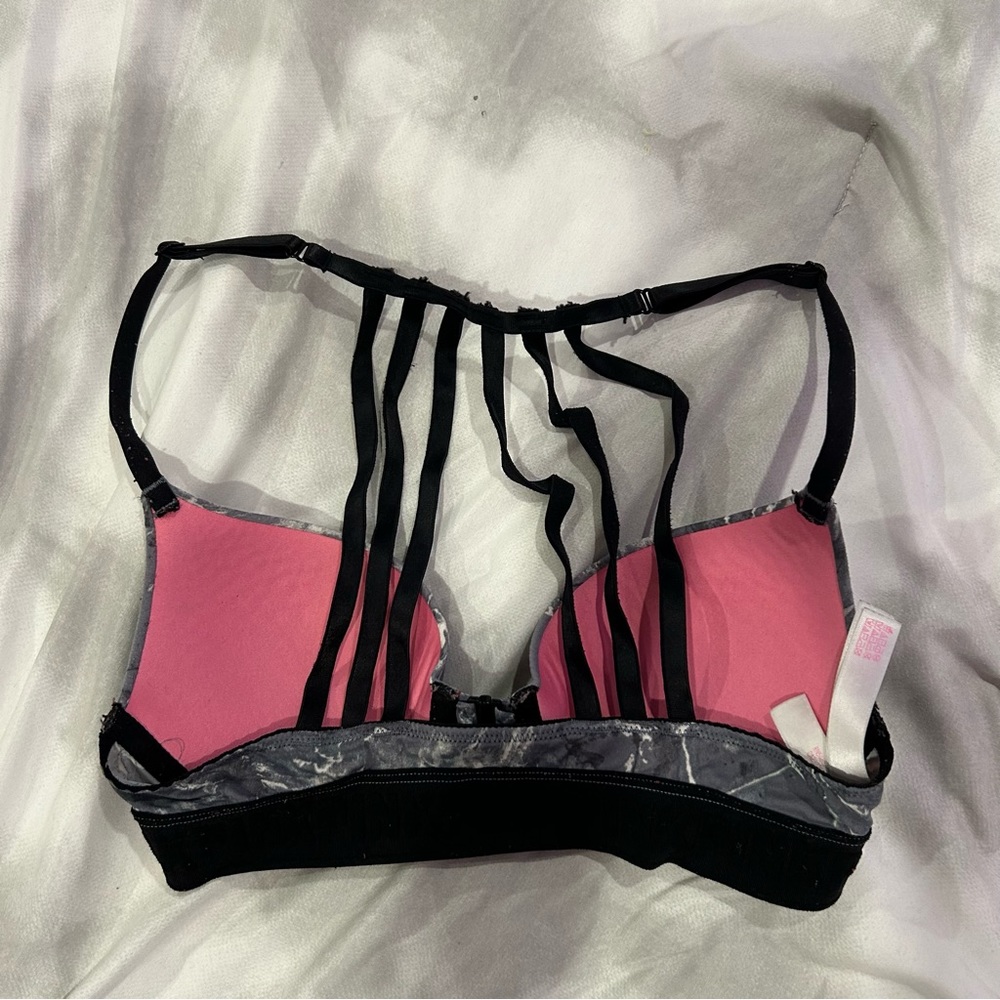 Pink bra - Picture 2 of 3